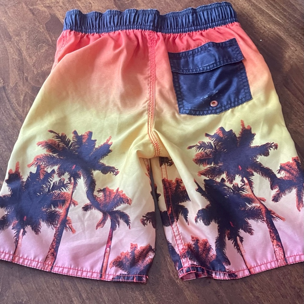 Old Navy Sz M Boys Palm tree Design - Picture 3 of 4